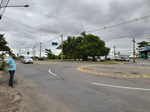Motoristas questionam eficácia de rotatória em avenida