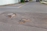 Parlamentar constatou problemas estruturais que precisam de reparo. 