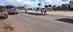 Vereador acompanha operação tapa-buracos na avenida Brasília