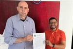 Vereador Paulo Henrique recebe Moção de Aplausos do vereador José Soares Câmara Municipal de Paulínia