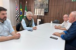 Presidente da Câmara, vereador Gilmar Rotta (PP), reuniu-se com o médico Agnaldo Psicopo para conhecer o programa "Crianças salvam vidas"