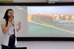 Elaine Basso palestrou em nome da startup GeoApis, que faz a ponte entre produtores rurais e criadores de abelhas 