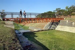 Ponte sobre o canal do Parque Linear Itaicy