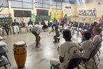 Nesta terça-feira (19), o vereador Cássio Fala Pira (PL) conheceu o centro cultural "Zazá" e o grupo de capoeira