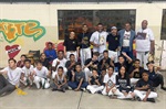 Nesta terça-feira (19), o vereador Cássio Fala Pira (PL) conheceu o centro cultural "Zazá" e o grupo de capoeira