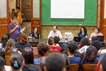 Roda de conversa aconteceu em auditório na Escola Estadual Sud Menucci