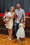 Francisco ao lado de sua esposa, Daniele, e dos filhos Sofia e Thomas.