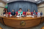 Solenidade de abertura reuniu vereadoras e representantes do poder público e de entidades envolvidas na luta pelo fim da violência contra as mulheres