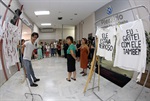Exposição "Vestígios" foi aberta ao público no início da tarde desta sexta-feira (25), no hall do prédio principal da Câmara Municipal de Piracicaba 