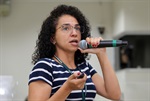 Dayane Cristina Soldan explicou, aos estudantes, aspectos históricos da cidade e da Câmara