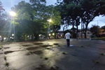 Thiago Ribeiro (PSC) acompanhou os serviços de podas e manutenção na praça José Francisco Coimbra Neto, no Caxambú