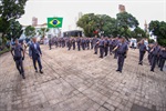 Tropa do 10º BPM/I perfilada para recepcionar as autoridades militares e civis presentes no evento