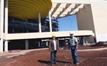 Trevisan em visita a obras do Hospital Regional