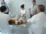 Trevisan com cachorro em atendimento 