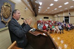 Tomás Aparecido Lucas dedicou a Medalha de Mérito Legislativo aos voluntários e colaboradores do evento e também às crianças com deficiência