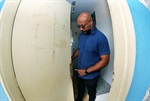A pedido de moradores, vereador Acácio Godoy vistoriou as condições de espaço esportivo no bairro Cecap