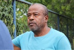 A pedido de moradores, vereador Acácio Godoy vistoriou as condições de espaço esportivo no bairro Cecap