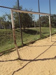 Falta pintura e manutenção no campo de areia do Jd. Paineiras