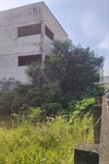 imóvel aparentemente abandonado, na Rua Frei Honório Franco