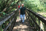 Ponte detonada prejudica moradores do Diamante e Altos de Piracicaba