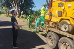 Serviço em execução pela Simap no bairro Mário Dedini na tarde desta segunda-feira (17)
