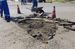 Vereador acompanha operação tapa-buraco no Jardim Gilda