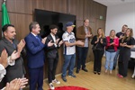 Cerimônia de entrega do Voto de Congratulações ao atleta Edrey da Silva Belo aconteceu na noite desta quinta (25) na Sala de Reuniões da Presidência