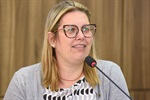 Dirigente de Ensino, secretário de Educação, deputada Bebel, professores, estudantes e lideranças comunitárias participaram do debate promovido pela Comissão de Educação