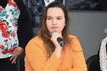 Dirigente de Ensino, secretário de Educação, deputada Bebel, professores, estudantes e lideranças comunitárias participaram do debate promovido pela Comissão de Educação