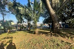 Vereador Josef Borges, em visita à praça Jaime Pereira, no bairro Jaraguá