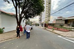 Vereador visita bairros com a titular da Semuttran