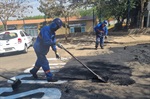 Bairros Parque das Águas e São Matheus I e II recebem operação tapa-buracos