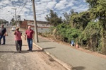 Intervenção contou com a limpeza do córrego e construção de calçada