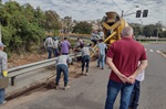 Intervenção contou com a limpeza do córrego e construção de calçada