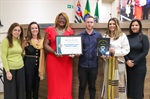 Escola Municipal Larissa Rossetti Travaglini foi homenageada por iniciativa em prol da paz nas escolas