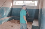Vereador Gustavo Pompeo em visita ao campo de futebol do bairro Monte Alegre