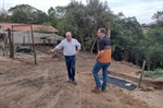 Vereador Gilmar Rotta e o engenheiro da Semozel, Eliseu Palauro Junior, em visita ao distrito de Anhumas
