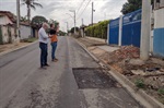 Vereador Gilmar Rotta e o engenheiro da Semozel, Eliseu Palauro Junior, em visita ao distrito de Anhumas