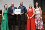 Entrega de título de Farmacêutico do Ano aconteceu no Salão Hobre Helly de Campos Melges