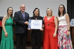 Entrega de título de Farmacêutico do Ano aconteceu no Salão Hobre Helly de Campos Melges