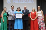 Entrega de título de Farmacêutico do Ano aconteceu no Salão Hobre Helly de Campos Melges