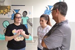 Vereador Pedro Kawai conhece projeto Ser verde: práticas ecológicas comunitárias, desenvolvido por alunos da Escola Municipal Joaquim Carlos Alexandrino de Souza