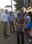 Visita começou às 6h, quando as pessoas esperavam na fila para agendar consultas