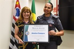 Atleta do handebol, Jéssica Campos recebeu homenagem da Câmara