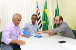 Ronei entregou os convites para a participação dos vereadores de Piracicaba na reunião do dia 5