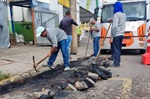 Imagem mostra a troca de guia e sarjeta na avenida Corcovado, frente ao nº 1477, no Vl. Sônia