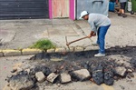 Imagem mostra a troca de guia e sarjeta na avenida Corcovado, frente ao nº 1477, no Vl. Sônia