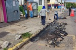 Imagem mostra a troca de guia e sarjeta na avenida Corcovado, frente ao nº 1477, no Vl. Sônia