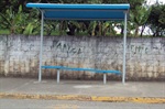 Banco e cobertura instalados na rua São Marino