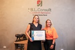 Entrega da homenagem aconteceu na sede da empresa, na rua Treze de Maio, 1421